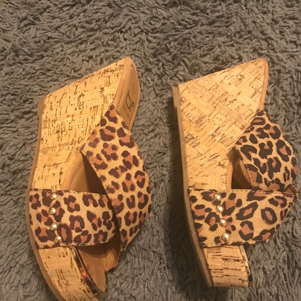 Betani leopard cork wedge